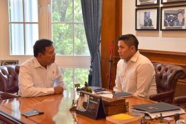 Seskab Teddy terima Kepala BIN bahas sidang TPA dan isu terkini