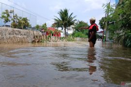 Tanggul jebol akibat banjir di Tigaraksa Tangerang segera diperbaiki