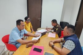 Polda Babel limpahkan tersangka praktik pengoplos gas LPG subsidi ke Kejari Pangkalpinang