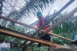 BPBD Aceh Barat perbaiki rumah warga yang rusak akibat angin kencang