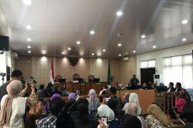 Hakim tolak eksepsi Gubernur Riau nonaktif Abdul Wahid