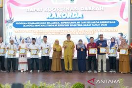 Pemkot Solok raih peringkat dua Program Bangga Kencana tingkat Sumbar