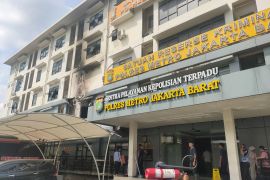Gedung Polres Metro Jakbar terbakar, polisi selidiki penyebab api di lantai dua