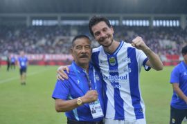 Persib Bandung di Puncak, Umuh Muchtar: Jangan Jemawa, 8 Laga Lagi Final!