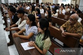 Ibadah Hari Raya Paskah di Gereja Katedral Palangka Raya