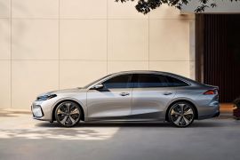 Geely memperlihatkan tampilan Galaxy A7 EV