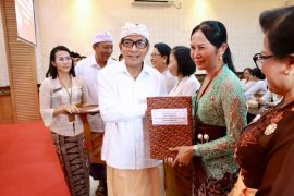 Sekda Denpasar serahkan SK 41 kepala sekolah di Kota Denpasar