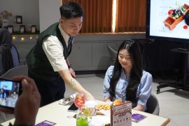 Mahasiswa UK Petra kelola Curiosa Grup bertema Wonderland