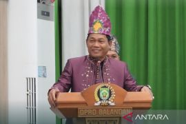 Bupati Abdul Hadi unggulkan program beasiswa 1.000 sarjana