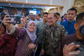 Anwar Ibrahim ajak publik bersyukur ekonomi Malaysia masih lebih baik