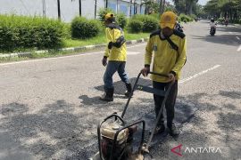 DKI tambal 20 titik jalan berlubang di kawasan Mall Daan Mogot