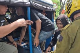 Pemkot Jakpus jaring pak ogah hingga pedagang asongan saat penertiban