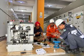 Gerak Cepat PLN UPT Pekanbaru, Perkuat Keandalan Pasca Idulfitri Lewat Perbaikan PMT 20 kV