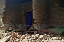 BPBD Flores Timur mendistribusikan logistik untuk korban gempa di Adonara