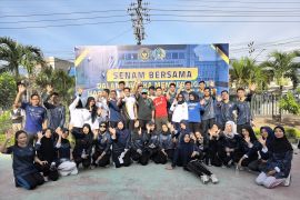 Imigrasi Palu meriahkan HBP ke-62 lewat pameran UMKM dan senam bersama