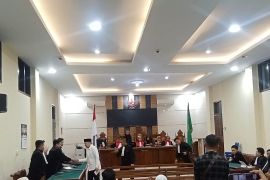 Hakim tolak perlawanan terdakwa Dendi dalam putusan sela kasus korupsi proyek SPAM