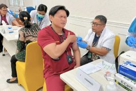 RS Adam Malik melakukan imunisasi nakes  percepat penanggulangan campak