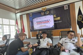 Kanwil Ditjenpas Jambi kumpulkan 102 kantong darah pada peringatan HBP ke-62