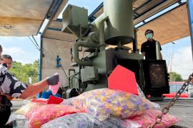 Polda Kepri musnahkan sabu, ekstasi, dan etomidate