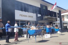 Kejari Kabupaten Bekasi musnahkan barang bukti dari total 98 perkara