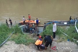 Tim SAR cari seorang balita tenggelam di Sungai Komering OKU Selatan