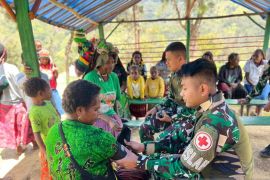 Satgas Yonif 511 perkuat layanan kesehatan di Kampung Tima Lanny Jaya