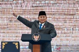 Prabowo praises task force for reclaiming forest assets
