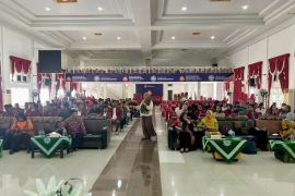 Dosen FHIP UMS kupas politik hukum lingkungan saat kuliah umum di UM.KOE Kupang