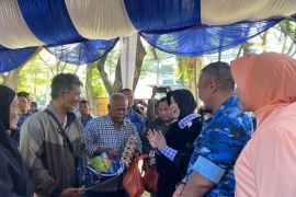 Pemko dan TNI AU hadirkan 1.000 paket pangan subsidi untuk warga Banda Aceh