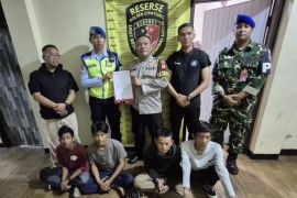 Satpom tangkap 4 orang lakukan transaksi tramadol di Halim Perdanakusuma