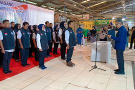 Bupati Kutim ajak pedagang pasar jaga stok bahan pokok untuk tekan inflasi