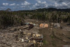 Menapaki Tanah Bencana, Aceh (2)