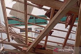 Pascaangin kencang, belajar mengajar di Pangelen Sampang dilakukan bergantian