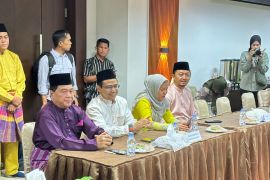 Tali berpilin tiga : legislator ajak bangun Riau