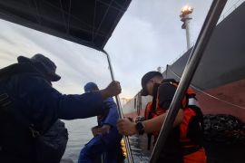 SAR gabungan selamatkan dua nelayan Kepri hanyut ke perairan Malaysia