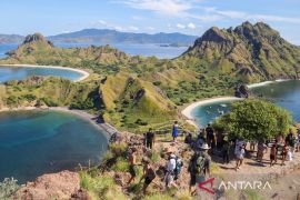 Komodo National Park caps 1,000 daily visitors on Padar Island