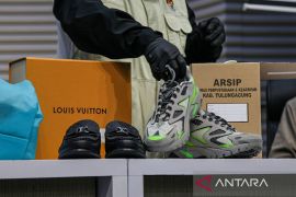 KPK ungkap Bupati Tulungagung Gatut Sunu punya catatan 'utang' setoran OPD