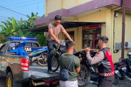 Polres Probolinggo bubarkan aksi balap liar dan amankan puluhan motor