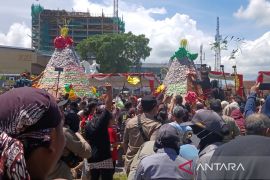 Gerebek Getuk di Kota Magelang, ribuan warga turut serta