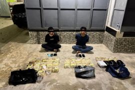 Polri gagalkan peredaran sabu dan ekstasi dari Malaysia di Riau