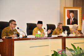 Gubernur Gorontalo mulai terapkan dialog kinerja dengan semua aparatur