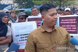 Tolak relokasi, ratusan warga tesso nilo kembali demo di kantor Gubernur Riau