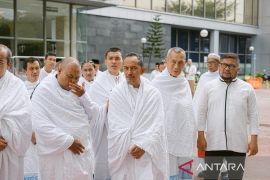 Muda Berangkat ke Tanah Suci, Azka dan Nazib Menjemput Panggilan Haji di Usia 20 Tahun