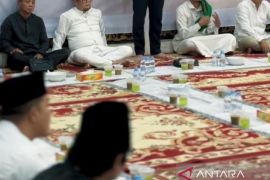 Ketua DPRD Jambi ajak erat silahturahmi saat buka puasa bersama