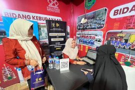Warga manfaatkan layanan hukum Kemenkum Kalteng di Kapuas Expo
