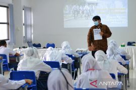 Ketika guru bahasa gagap menulis