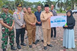 Pemkab Nagan Raya asuransikan perangkat desa dan beasiswa anak