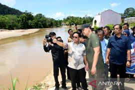 Gubernur Sumut: Rekonstruksi bronjong dan hunian di Tapteng dipercepat