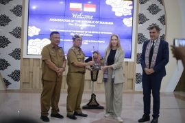 Pemkab mengundang pengusaha Bulgaria investasi di Cirebon