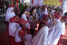 Pemerintah Kota Semarang ajak anak gemar makan ikan